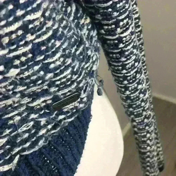 Abercrombie & Fitch Rhinestone Sweater Size S - Picture 3 of 6